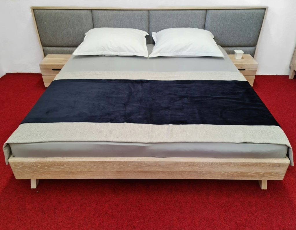Krevet za hotele, moderan i praktičan.